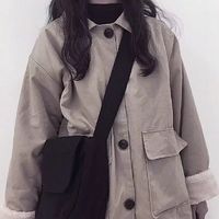 女生拿手机苹果7头像(8)
