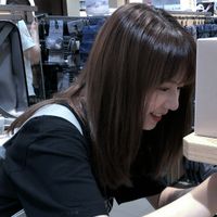 女生侧面脸回头的头像(6)