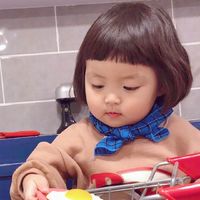 大人牵孩子的情侣头像