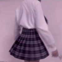 qq戴帽子的女生头像背影