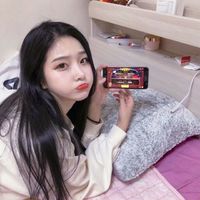 扎马尾无刘海的女生头像