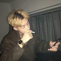 男生拿着玫瑰花哭的头像(17)