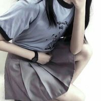 头像女生沉入大海