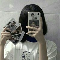 红色背景吸烟头像女生头像(12)