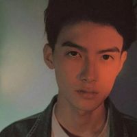 底色是红色的男生头像(13)