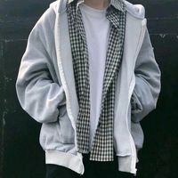 男生拿衣服挡女生头像(6)