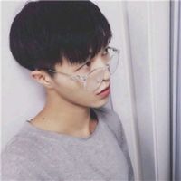 微信头像有点色色的男生