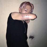 黑白色男生头像超拽