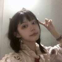 头像女生短发黑白