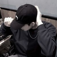 黑色微信头像男生