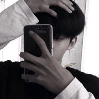 男生带特效头像