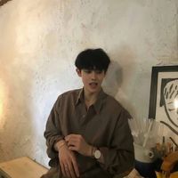 男生抱猫狗头像个性网(1)
