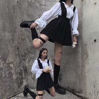 女生背影的黑白头像