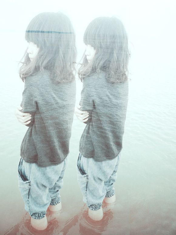 唯美女生QQ外观皮肤大全:那些模糊朦胧的烟雾中总是深深藏着关于(2)_WWW.AIGEXING.COM