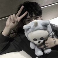 男生黑白头像真人侧脸