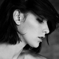 ڰ˸еŮͷһǻŰ飬ֻǲǸ(2)_WWW.AIGEXING.COM