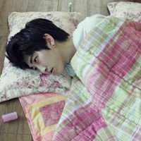 春天里的有型时尚男生头像(25)_WWW.AIGEXING.COM