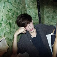 春天里的有型时尚男生头像(31)_WWW.AIGEXING.COM