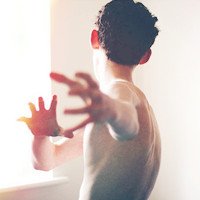春天里的有型时尚男生头像(28)_WWW.AIGEXING.COM