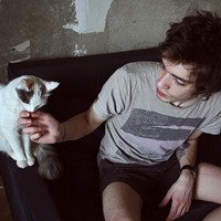 春天里的有型时尚男生头像(44)_WWW.AIGEXING.COM