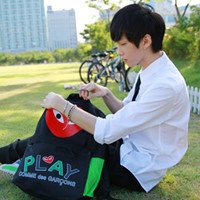 春天里的有型时尚男生头像(40)_WWW.AIGEXING.COM
