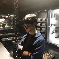 头像男生 天蓝背景(3)