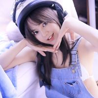 好看的学生短发女生头像