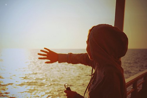 潮流意境的时尚qq空间女生素材;被偏爱的都有恃无恐