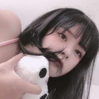 穿格子裙子女生头像