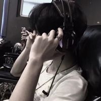深紫色头像个性男生头像