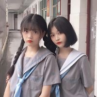 女生笑着抱猫的头像(10)