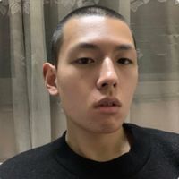 男生拿衣服挡女生头像(10)