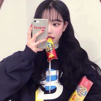女生头像穿黑色衣服的背影
