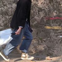 男生黑白动画头像侧脸
