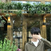 高端大气奢华男生头像(13)