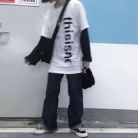 红色背景吸烟头像女生头像