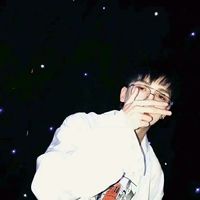 头像男生冷酷白发 现代