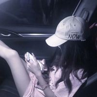 带绿色的图片女生头像图片(2)