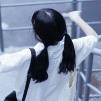 女生头像穿黑色衣服的背影(4)