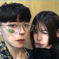 QQ情侣头像 一图两张