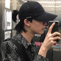 男生发呆傻笑头像(3)