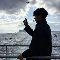 35岁短发微信头像