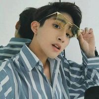 身段男生头像(19)