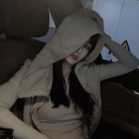 头像女生18岁肚子上有赘肉啥原因