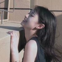 靠床沿的微信头像女(6)