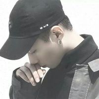单调的男生头像(6)