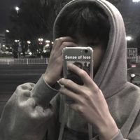 戴手表男生半身头像(9)