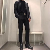 拿手机的高冷男生头像(20)