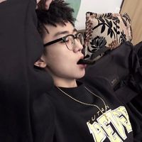 男生拿扇子qq头像(18)
