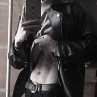 喜欢拿自己照片当头像的男生